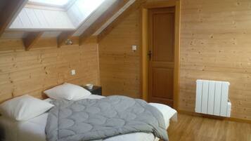 4 quartos, ferros/tĂĄbuas de passar roupa, Wi-Fi de cortesia