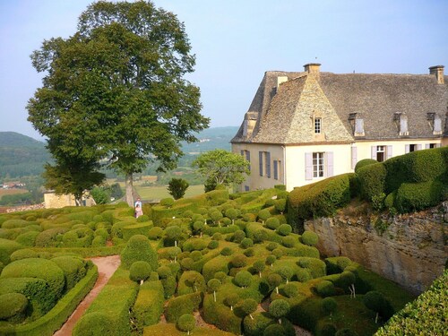 Maison de charme avec piscine et jardin prives,  entre Sarlat et Rocamadour