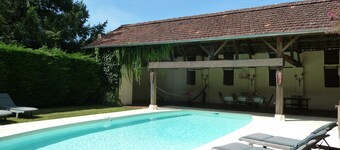 Charming farmhouse with pool in the heart of Perigord near Dordogne river