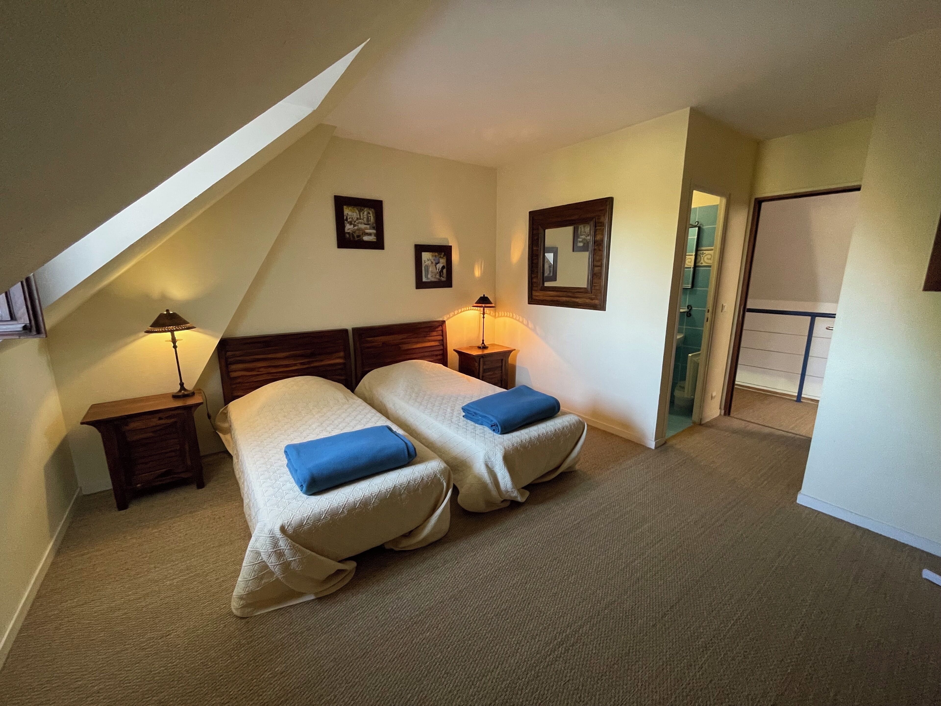 4 chambres, fer et planche à repasser, Wi-Fi gratuit