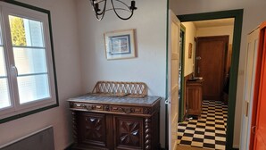 1 slaapkamer, een strijkplank/strijkijzer, gratis wifi