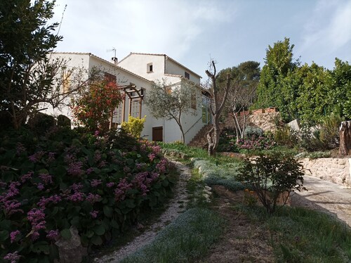 Detached villa, dominant, 4 bedrooms, 3 stars