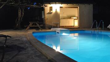 Outdoor pool, a heated pool