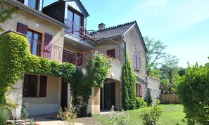 Exterior - House - secure heated swimming pool - barbecue - plancha - free wifi (Ispagnac)