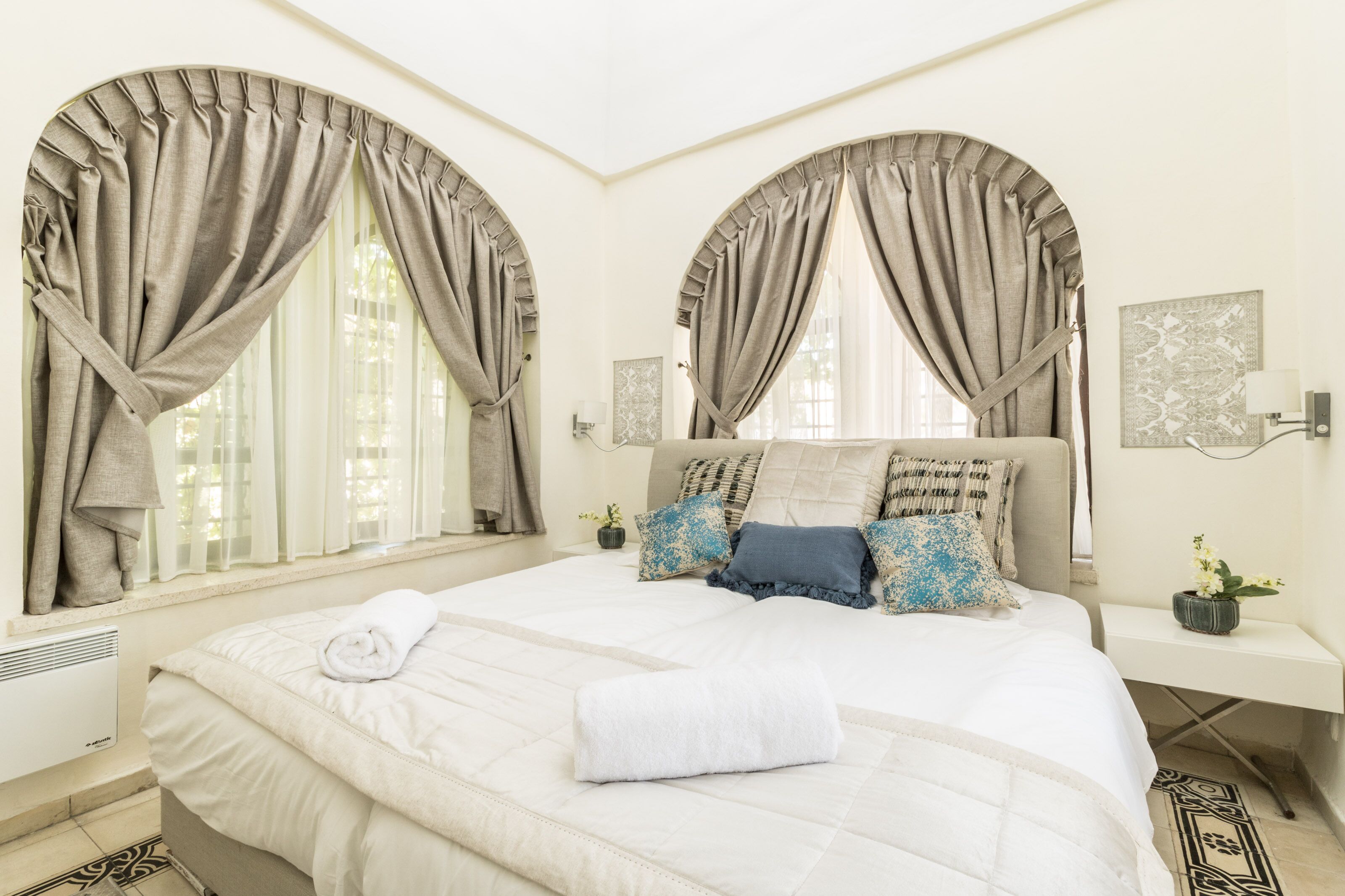 3 chambres, fer et planche à repasser, Wi-Fi gratuit, draps fournis