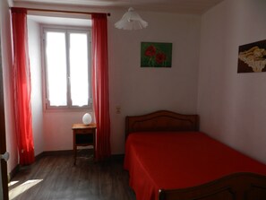 2 Schlafzimmer, Bügeleisen/Bügelbrett, kostenloses WLAN