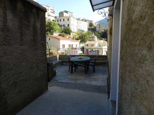 Asunto on 72 m2 talo Korsika