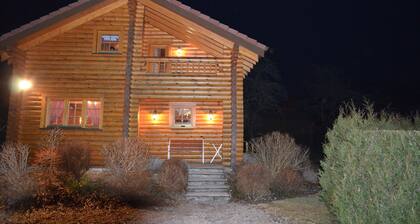CHALET EN RONDINS AU CALME PROCHE DE LA NATURE