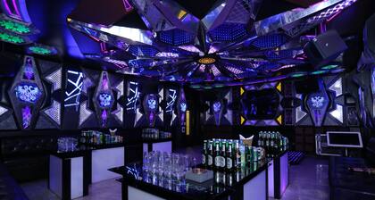 Central Phu Hung Hotel