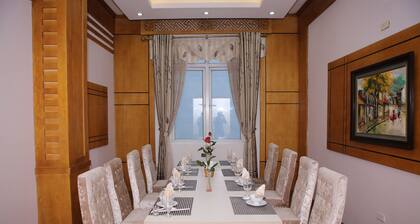 Central Phu Hung Hotel