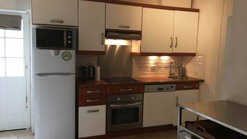 Køleskab, mikrobølgeovn, ovn, opvaskemaskine