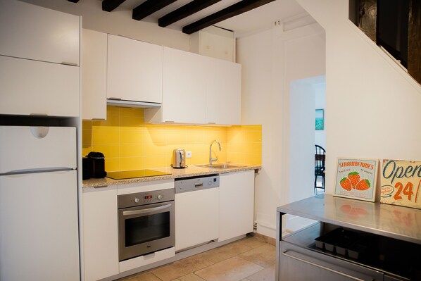 Fridge, microwave, oven, dishwasher