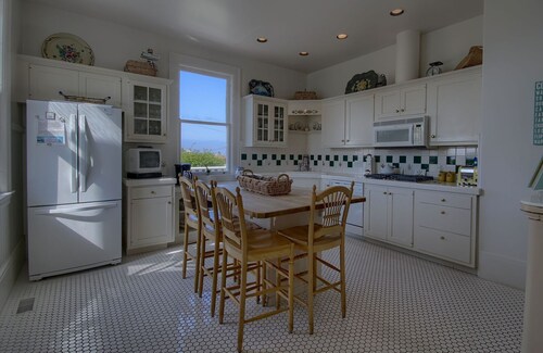 A Victorian Lightkeepers House