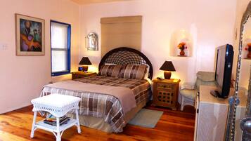 1 slaapkamer, een bureau, een strijkplank/strijkijzer, gratis wifi