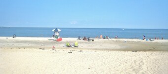 INSTANT-BOOK LABOR DAY WEEK NOW BEACH PASSES INCLUDED HUGE YARD GAMEROOM PETS OK