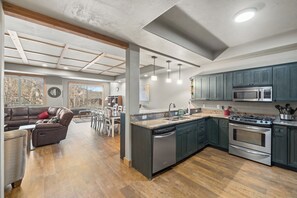 Fridge, microwave, oven, stovetop - Centrally Located Luxury Home right on Rock Creek perfect for Large Groups (Red Lodge)