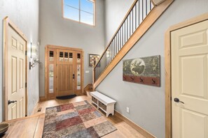 Interior - Centrally Located Luxury Home right on Rock Creek perfect for Large Groups (Red Lodge)