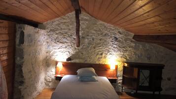 6 makuuhuonetta, työpöytÀ, silitysrauta/-lauta, Wi-Fi