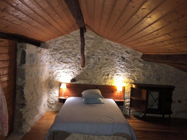 6 chambres, bureau, fer et planche à repasser, Wi-Fi