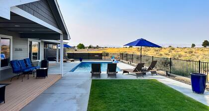 Desert Aire Vacation Home on the Golf Course w/ River View, Private Pool/hot tub