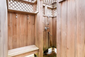 Combined shower/bathtub, hair dryer, towels, soap