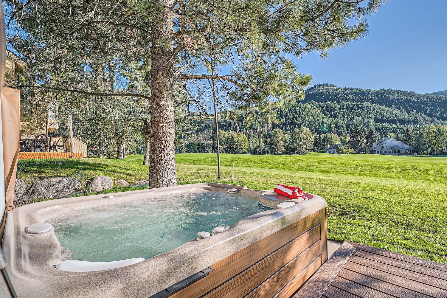 Bañera de hidromasaje exterior