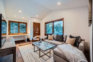 TV connectée, cheminée, imprimantes