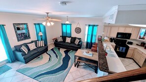 Smart TV, lettore DVD, libri, videoteca