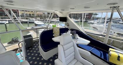 Upea Waterfront Home lämmitetty uima-allas, poreallas, kävely rannalle ja ostoksille