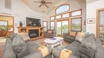 TV connectée, console de jeux vidéo, lecteur de DVD, livres