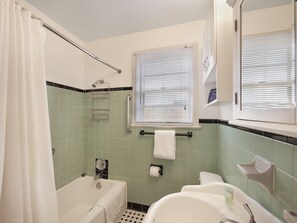 Badewanne, Haartrockner