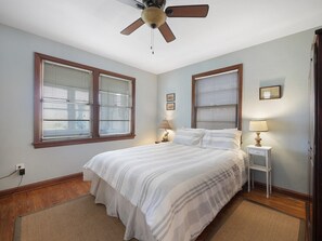 2 bedrooms, iron/ironing board, free WiFi, bed sheets