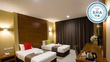 Standard Twin Room | 1 bedroom, minibar, in-room safe, desk