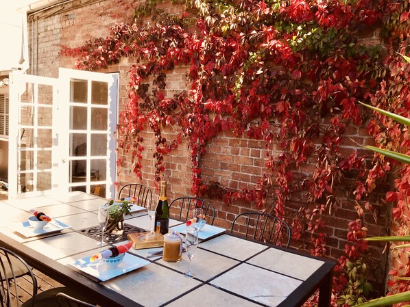 Outdoor dining