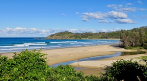 Beach nearby, sun-loungers, beach towels