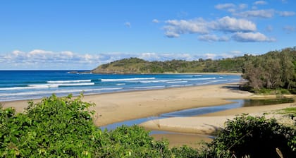 Diggers Beach Cottage, Coffs Harbour - Family Friendly, Terrific Location