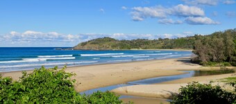 Diggers Beach Cottage, Coffs Harbour - Family Friendly, Terrific Location