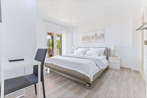 4 habitaciones, tabla de planchar con plancha, wifi y ropa de cama 