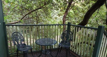 Cosy Charmed Cabin in Sassafras