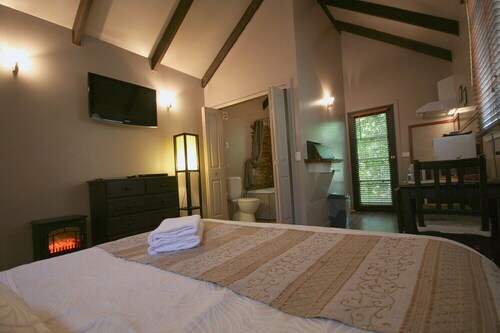 Viihtyisä Charmed-mökki Sassafrasissa