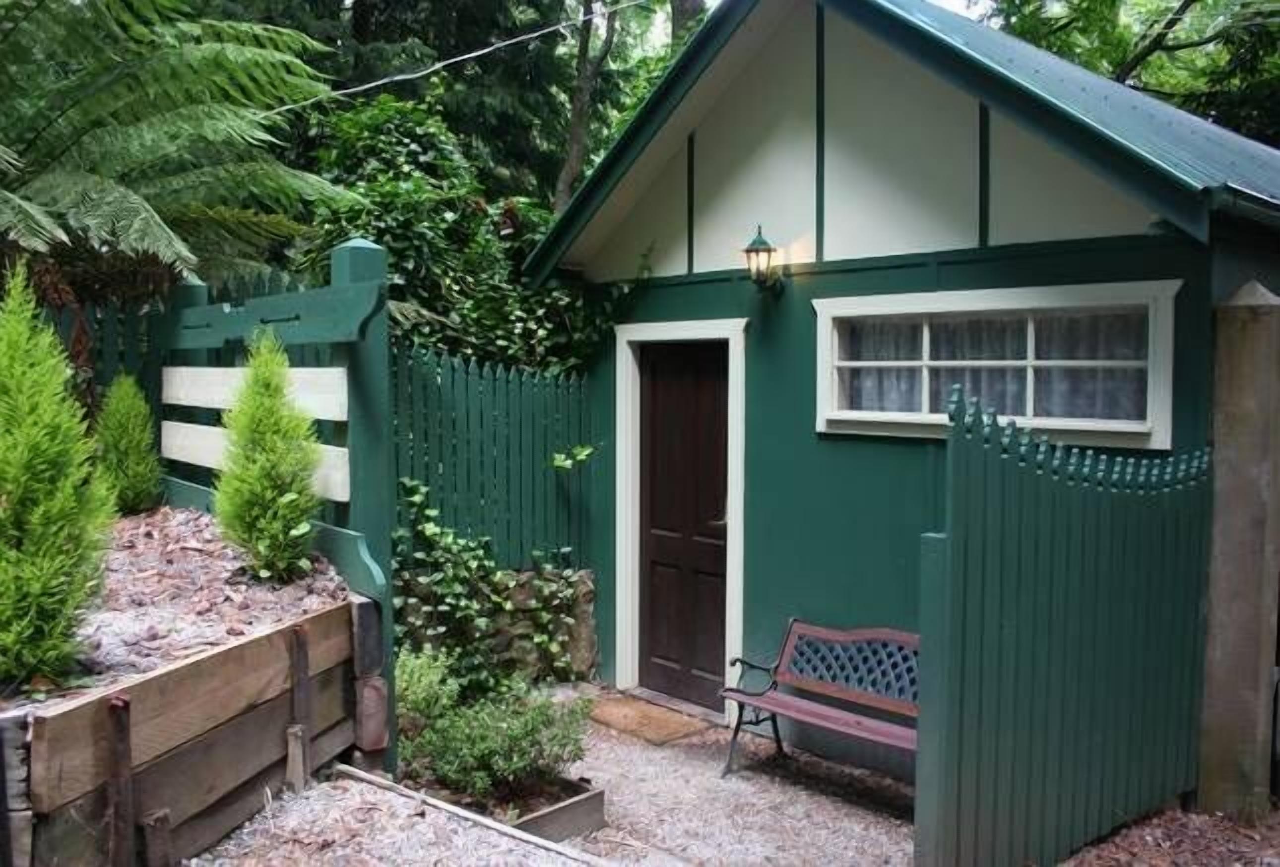 Cosy Charmed Cabin in Sassafras — image 5