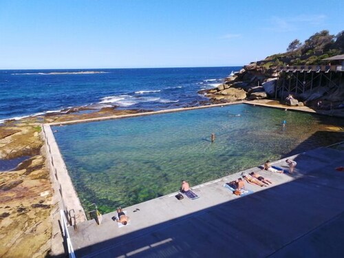 Enjoy the beach lifestyle 3mins walk from Coogee beach and all local shops.