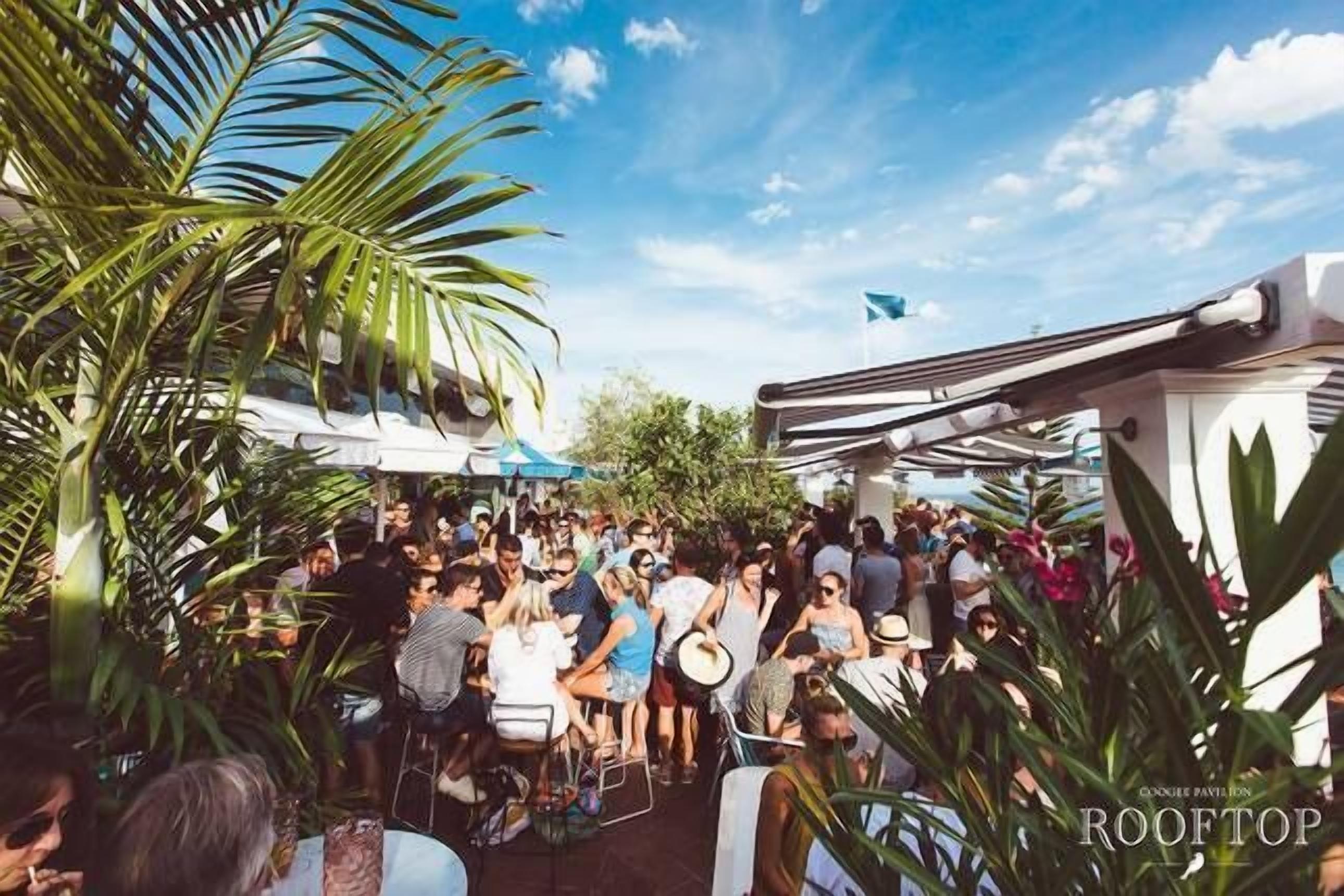 Enjoy the beach lifestyle 3mins walk from Coogee beach and all local shops. — image 27