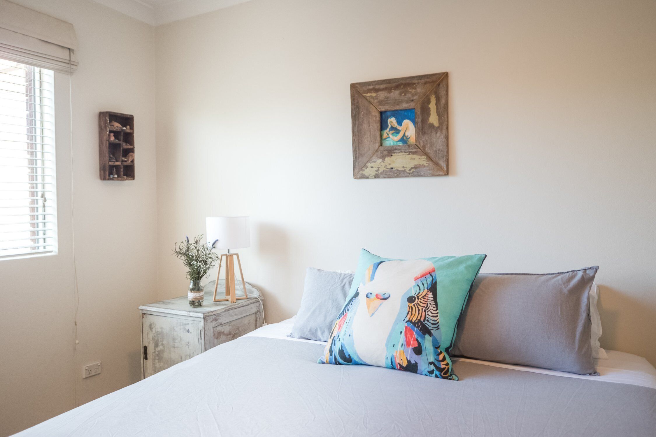 Enjoy the beach lifestyle 3mins walk from Coogee beach and all local shops. — image 18