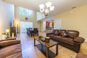 電視、DVD 播放機、音響