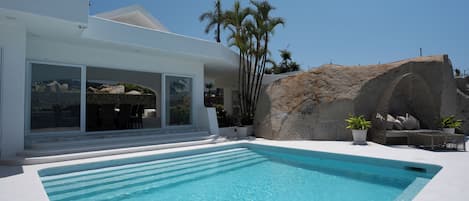 Piscine extérieure, piscine chauffée