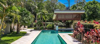 Drift - 3 BR home near town & beach with pool