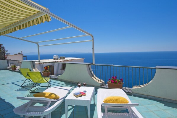Terrace/patio - Moressa with large Terrace and Sea View (Praiano)