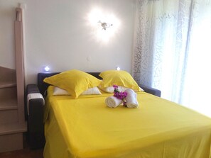 1 bedroom, desk, iron/ironing board, Internet - CARAIBES HOLIDAYS" luxury apartment  (SAINTE ANNE)