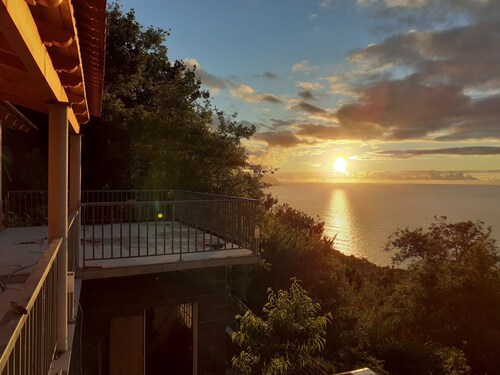 Fantastic holiday house next to lourisilva mountain, with sea view 